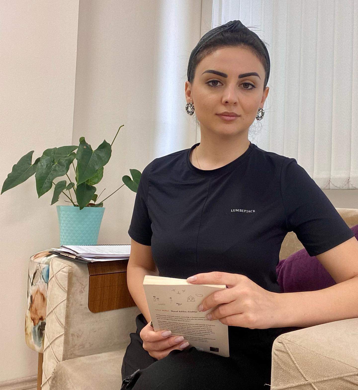 vefa akber psixoloq kimdir